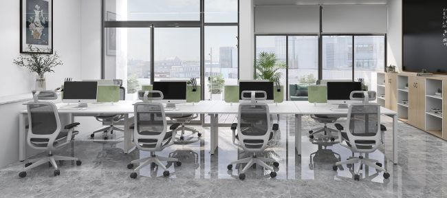 컴퓨터 하얀 높은 등 메쉬 사무실 의자들 2를 위치시키는 가구를 회전시키는 직원